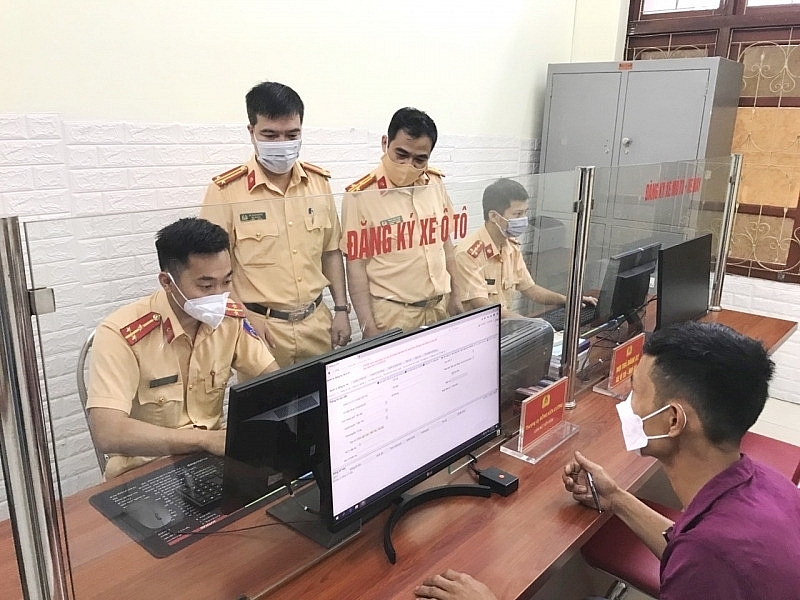 Người dân lo ngại mất thêm chi phí đăng ký xe khi áp bảng giá lệ phí trước bạ mới