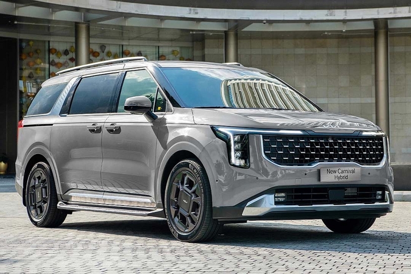 Xe hybrid đua ưu đãi trước thềm giảm phí, có mẫu hạ giá hơn 100 triệu đồng