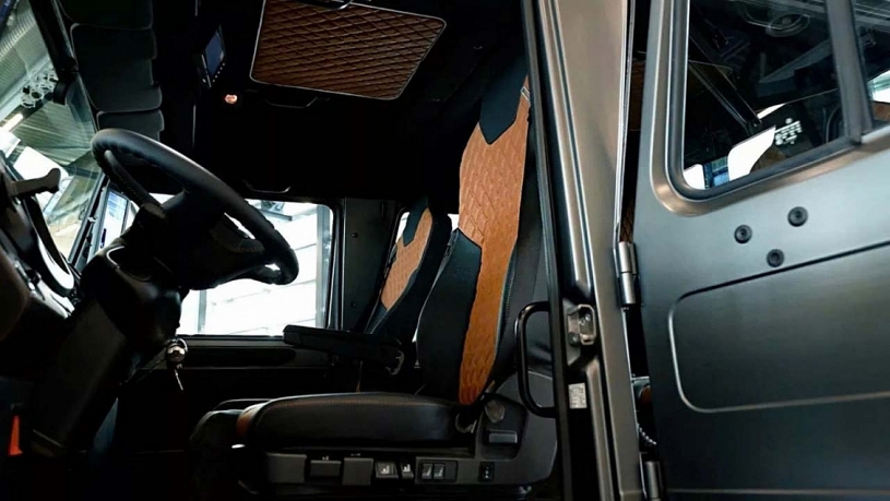 Mercedes Unimog trình làng phiên bản sang trọng nhất từ trước đến nay
