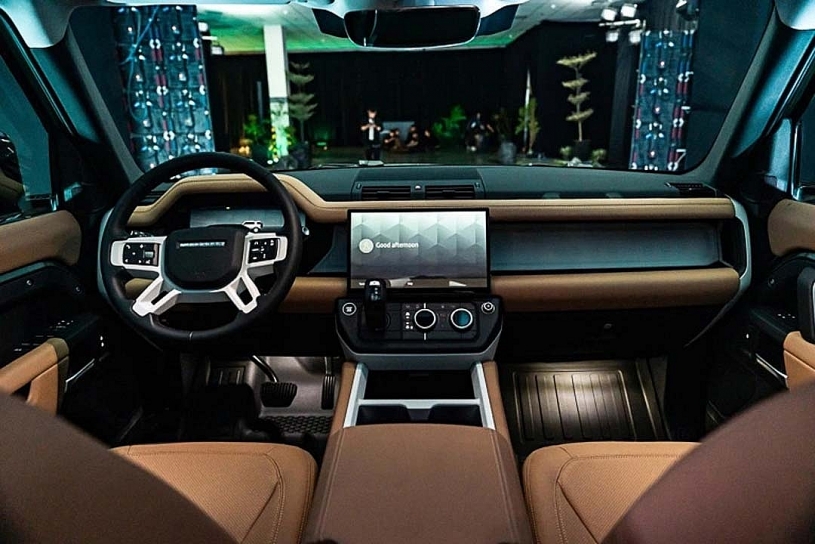 Khám phá Land Rover Defender phiên bản mới vừa ra mắt tại Việt Nam