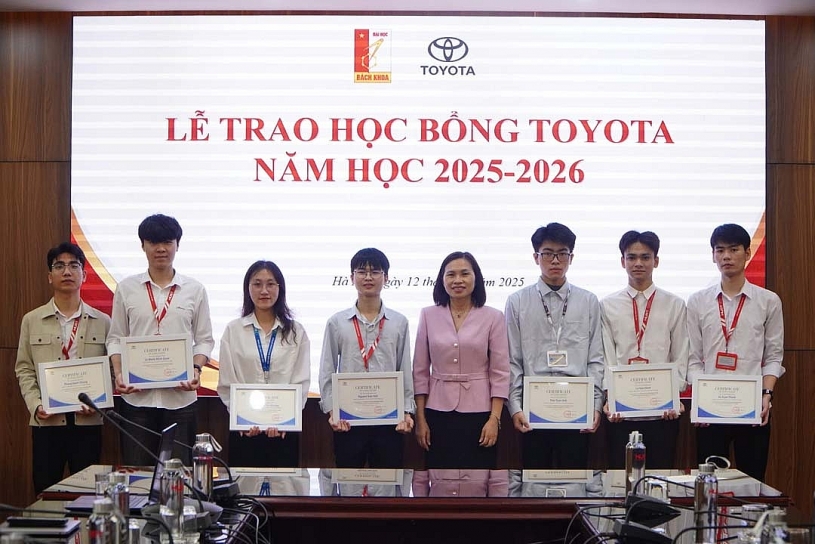 Toyota Việt Nam trao tặng 123 suất Học bổng hỗ trợ sinh viên năm 2025