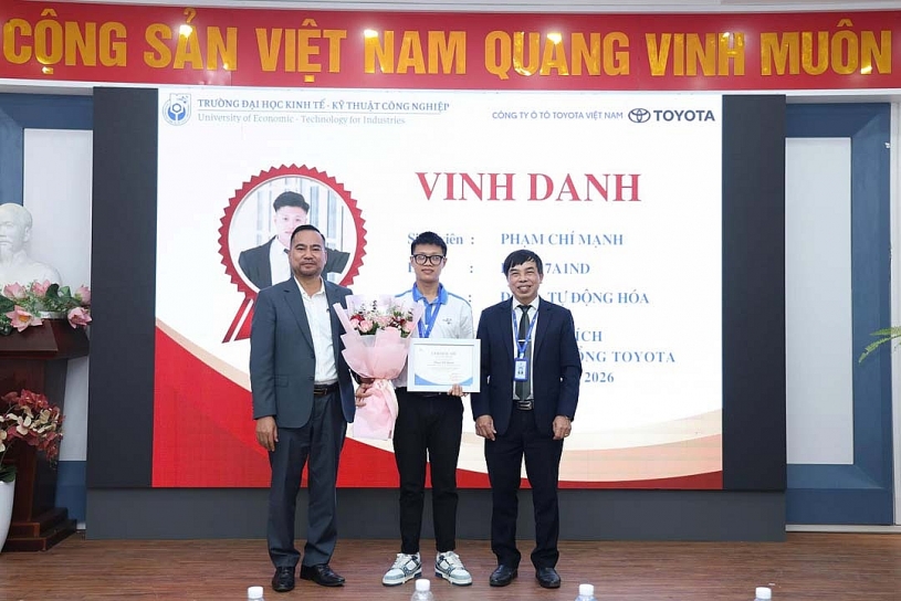 Toyota Việt Nam trao tặng 123 suất Học bổng hỗ trợ sinh viên năm 2025