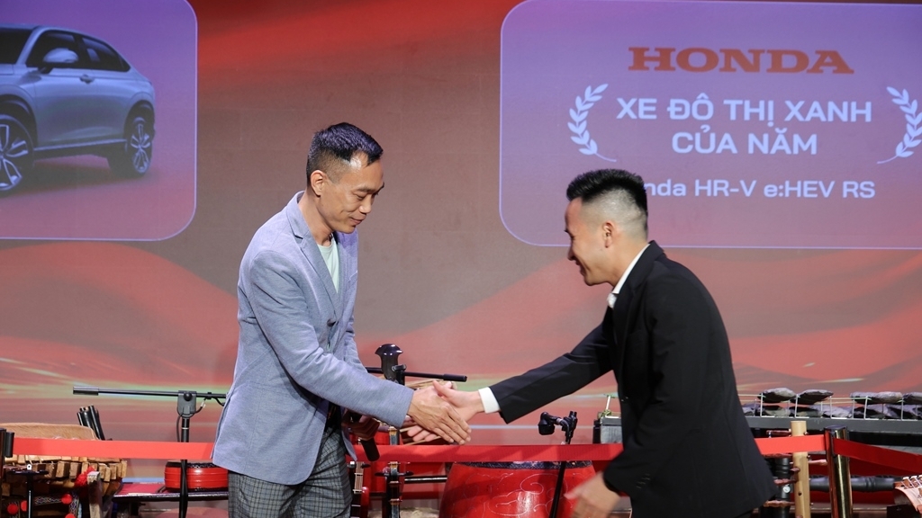 Honda HR-V e:HEV RS nhận Danh hiệu “Xe đô thị xanh của năm”