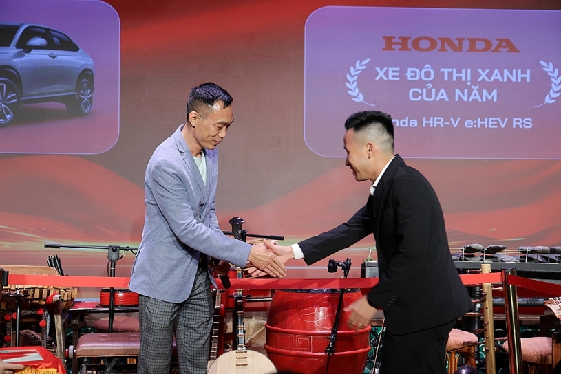 Honda HR-V e:HEV RS nhận Danh hiệu “Xe đô thị xanh của năm”
