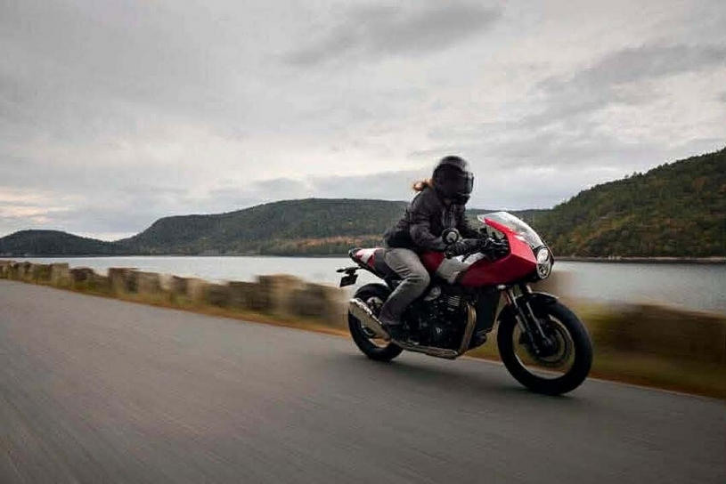 Triumph tracker 400 và thruxton 400 chính thức ra mắt thị trường quốc tế