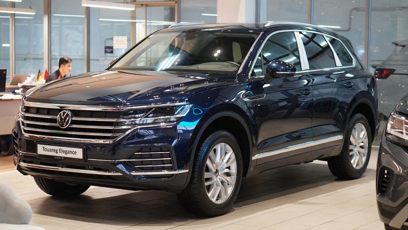 SUV hạng sang Volkswagen Touareg giảm tới 330 triệu đồng