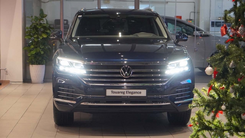 SUV hạng sang Volkswagen Touareg giảm tới 330 triệu đồng