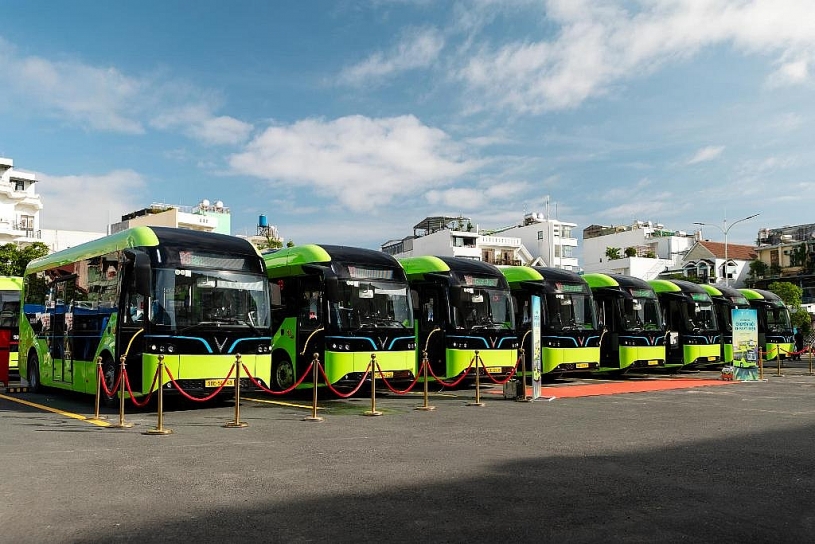 VinBus chính thức vận hành tuyến buýt điện 33 và 150 tại TP.HCM