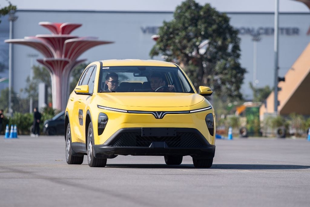 10 ô tô bán chạy nhất năm 2025: Xe điện VinFast thiết lập kỷ nguyên mới