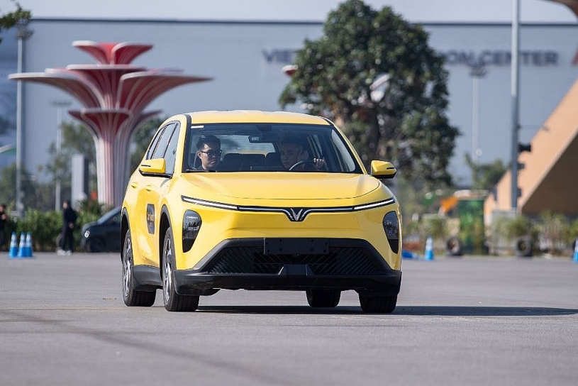 VinFast Limo Green và VinFast Limo: Hai hướng đi, một chiến lược xe điện MPV VinFast Limo Green và VinFast Limo: Hai hướng đi, một chiến lược xe điện MPV