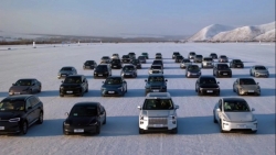 Gần 70 xe điện hóa chạy thử nghiệm ở nhiệt độ đóng băng