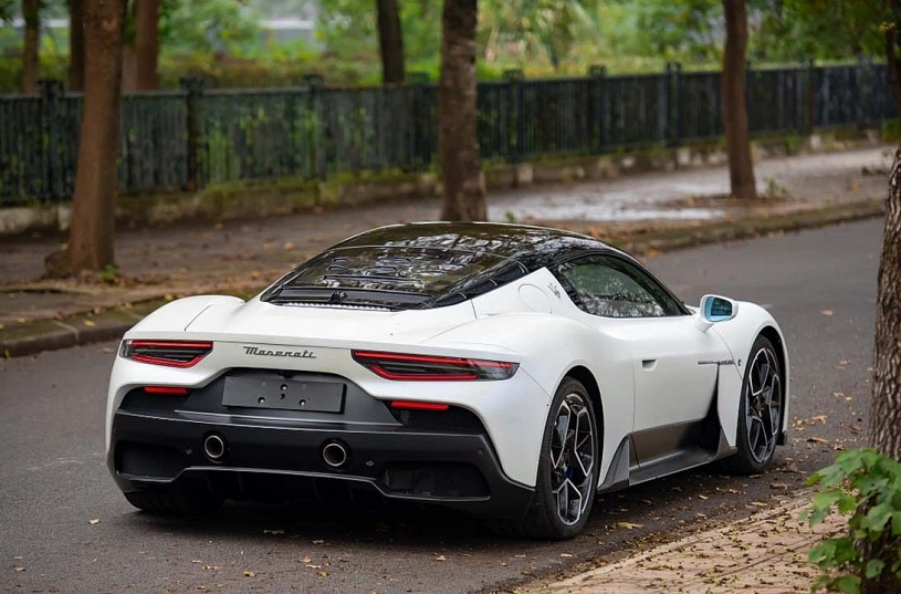 Siêu xe Maserati MC20 rớt giá 8 tỷ sau 4 năm, đại lý tư nhân ôm 