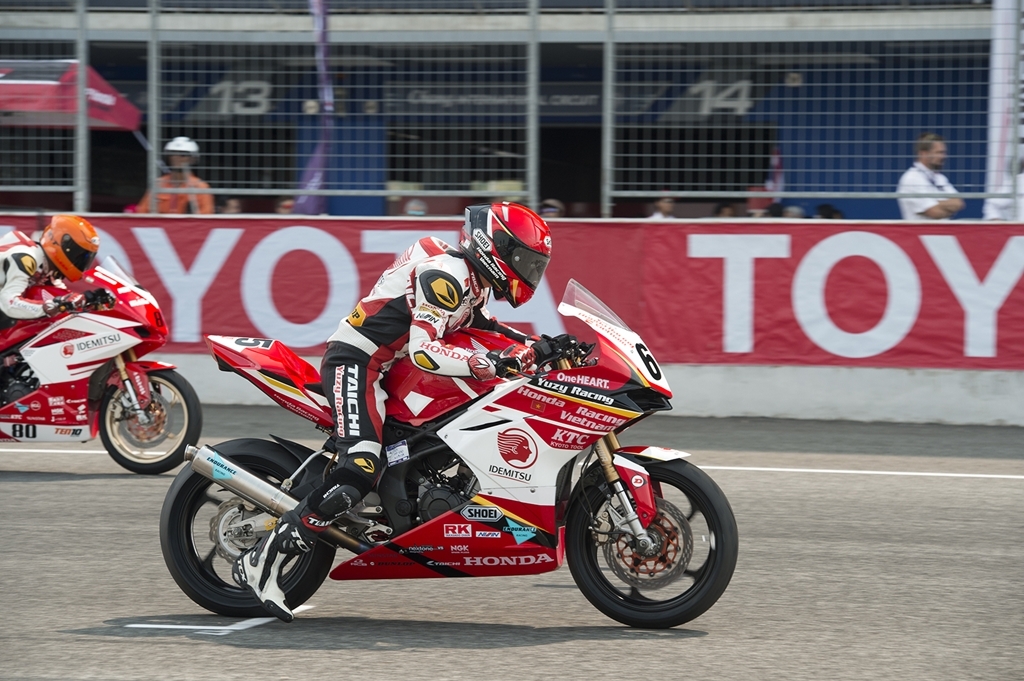 dua mo to chau a arrc 2018 chang 1 cam xuc trai chieu