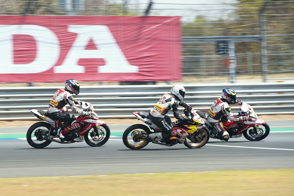 dua mo to chau a arrc 2018 chang 1 cam xuc trai chieu