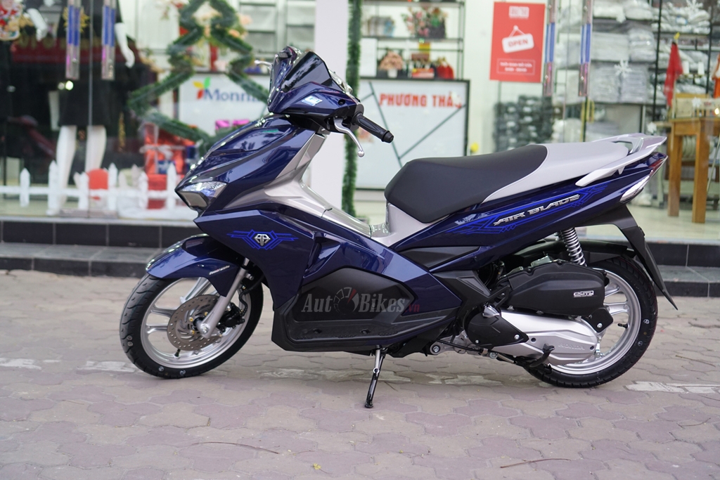 Chi tiết 4 phiên bản Honda Air Blade 2018