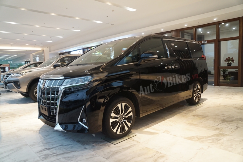 4305-1-toyota-alphard