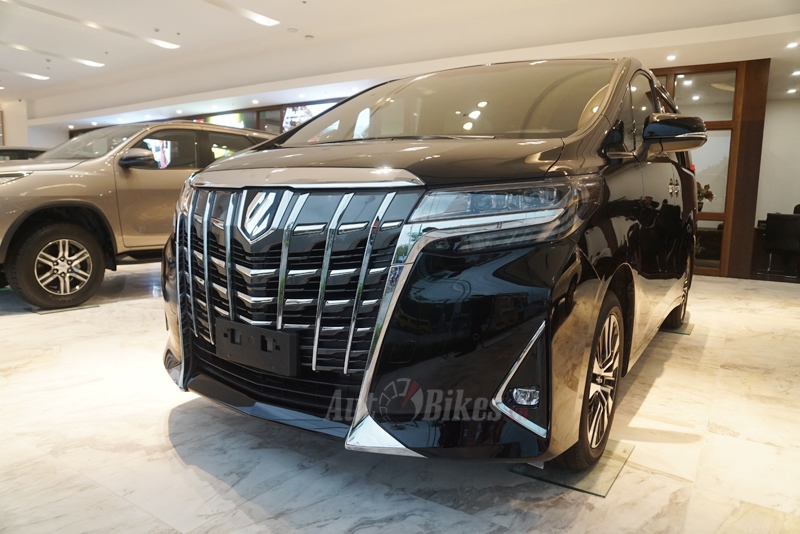 4306-3-toyota-alphard