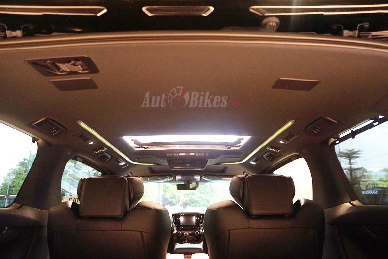 anh thuc te toyota alphard gia tren 4 ty dong