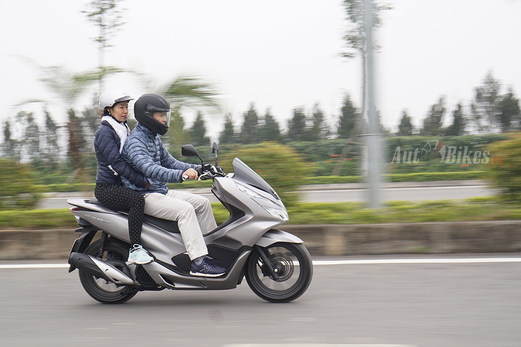 Xe tay ga lai xăngđiện Honda PCX eHEV 2022 đầu tiên về Việt Nam