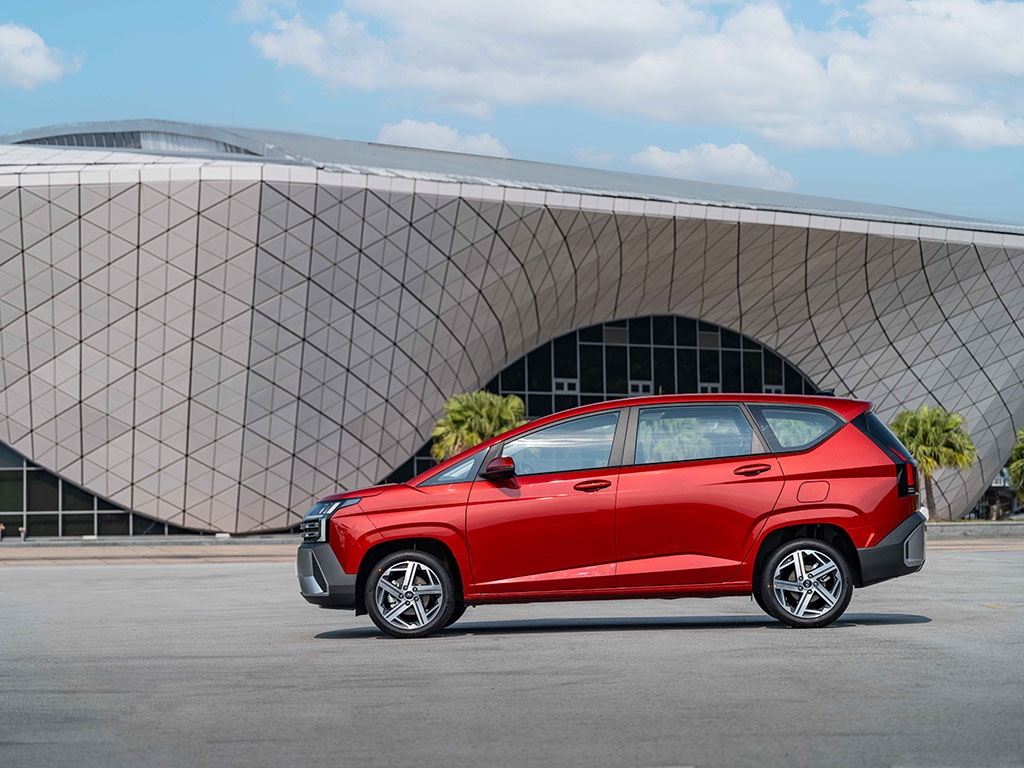 Hyundai Stargazer 2026 ra mắt tại Việt Nam, giá từ 569 triệu đồng