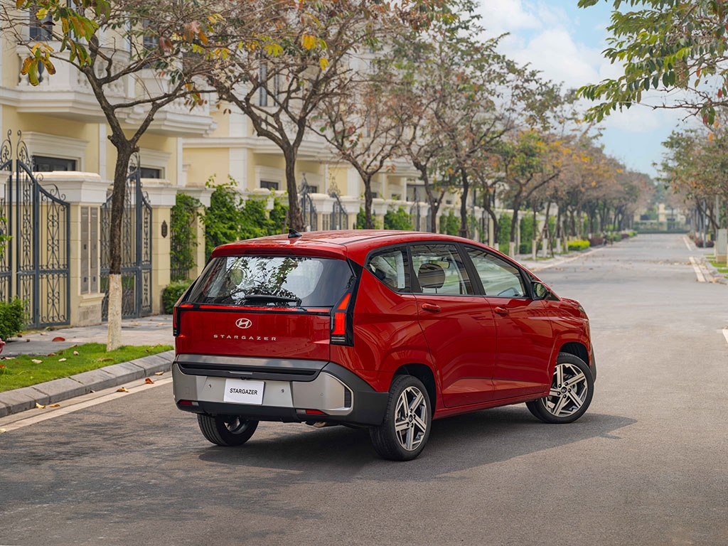 Hyundai Stargazer 2026 ra mắt tại Việt Nam, giá từ 569 triệu đồng