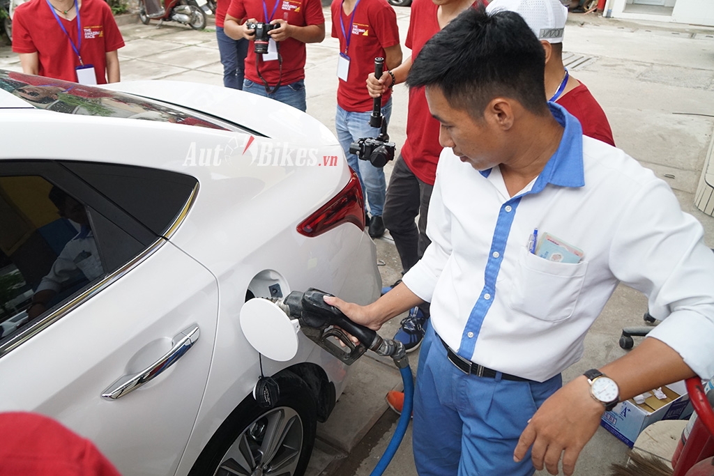 cuoc dua ky thu amazing race hyundai accent 2018 ton 45 lit100 km