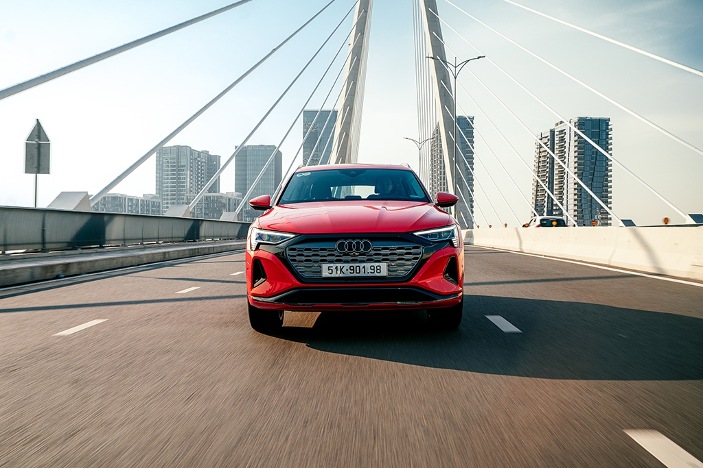 Audi Việt Nam triệu hồi 9 xe điện e-tron và Q8 e-tron để kiểm tra bộ trợ lực phanh Audi Việt Nam triệu hồi 9 xe điện e-tron và Q8 e-tron để kiểm tra bộ trợ lực phanh