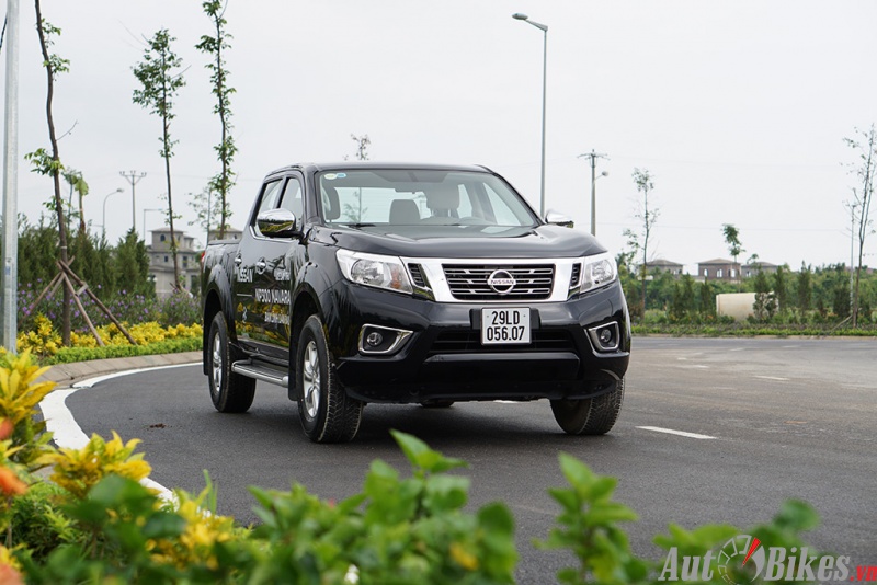 Nissan NP300 Navara EL: Xe bán tải đi phố nissan np300 navara el xe ban tai di pho