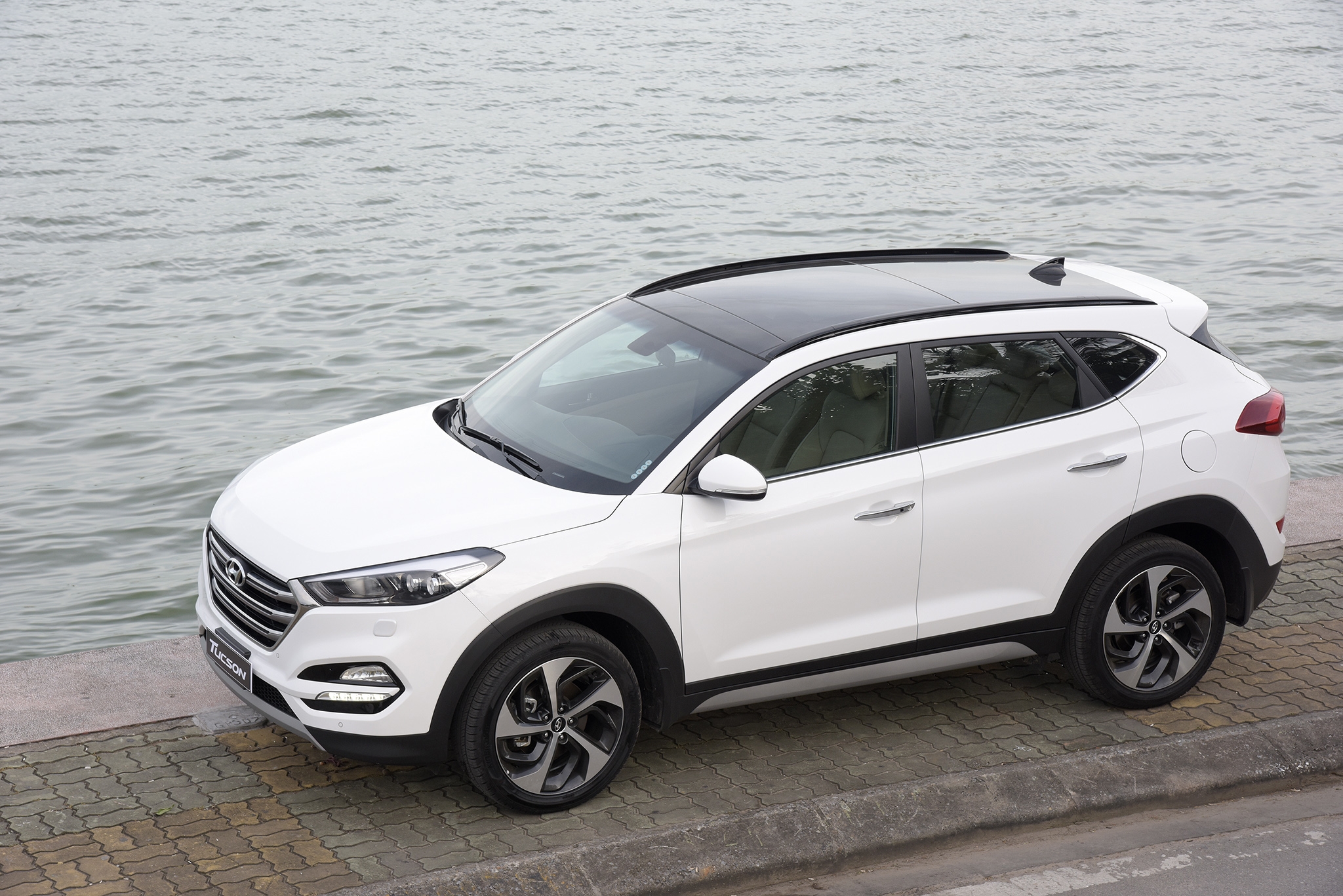 hyundai tucson ckd 2017 gia tu 815 trieu dong