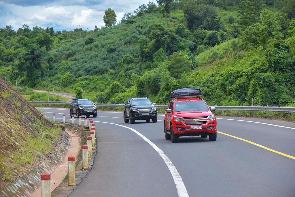 chevrolet trailblazer suv 7 cho duoi 1 ty dang chon