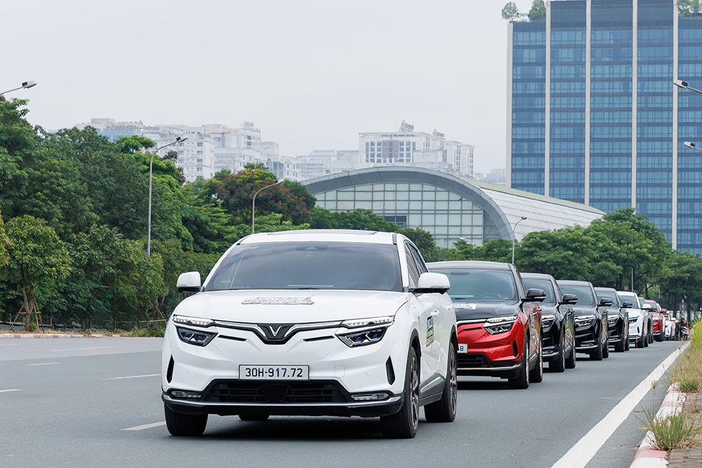 Hội VF8 miền Bắc lan tỏa tinh thần chuyển đổi xanh tại ngày hội “Thu xăng – Đổi điện” Hội VF8 miền Bắc lan tỏa tinh thần chuyển đổi xanh tại ngày hội “Thu xăng – Đổi điện”