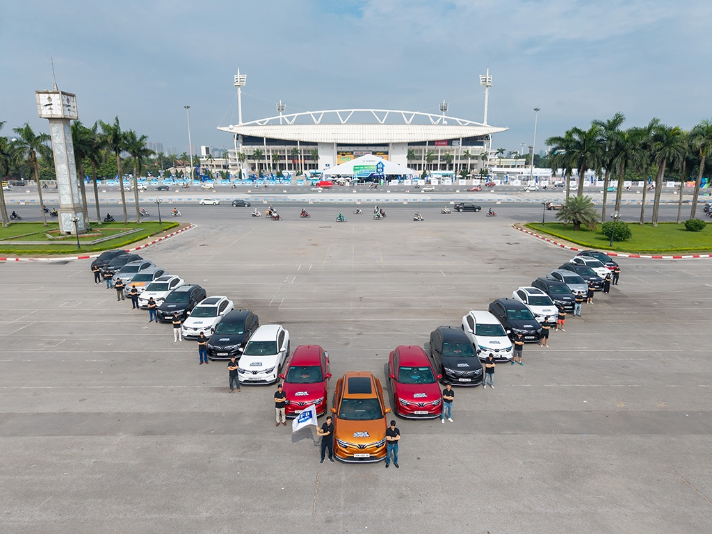 Hội VF8 miền Bắc lan tỏa tinh thần chuyển đổi xanh tại ngày hội “Thu xăng – Đổi điện” Hội VF8 miền Bắc lan tỏa tinh thần chuyển đổi xanh tại ngày hội “Thu xăng – Đổi điện”