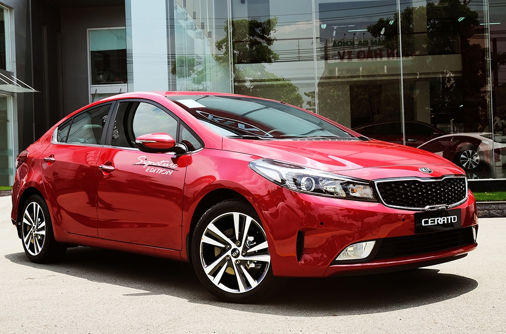 kia cerato tai viet nam co them sac khong day