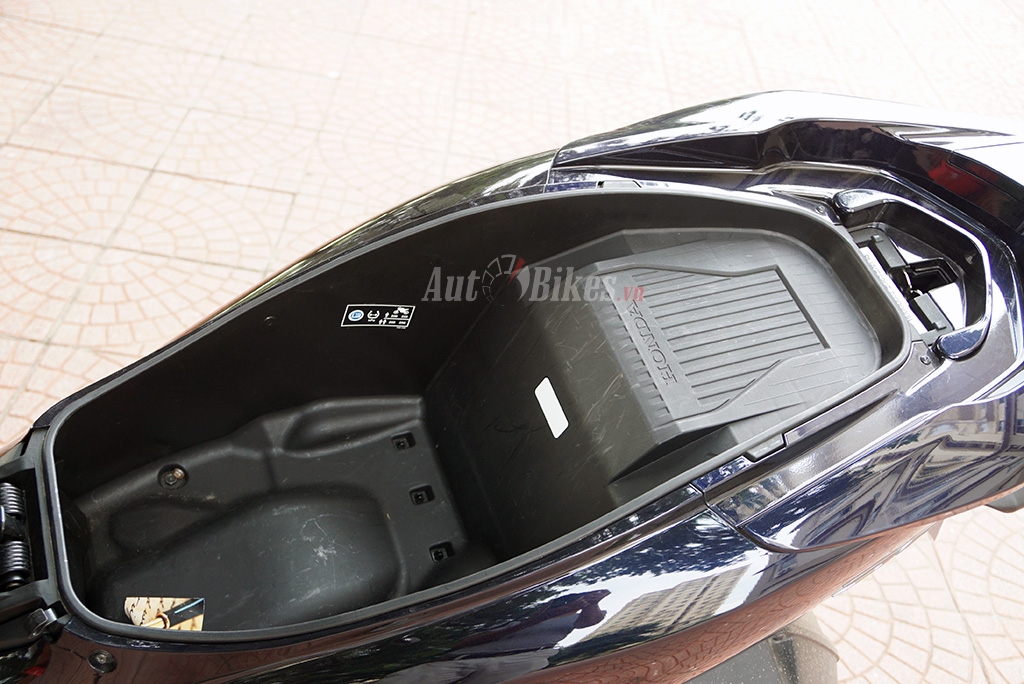 Đánh giá xe Honda PCX hybrid: Mạnh hơn SH150 ABS dù hybrid nửa vời
