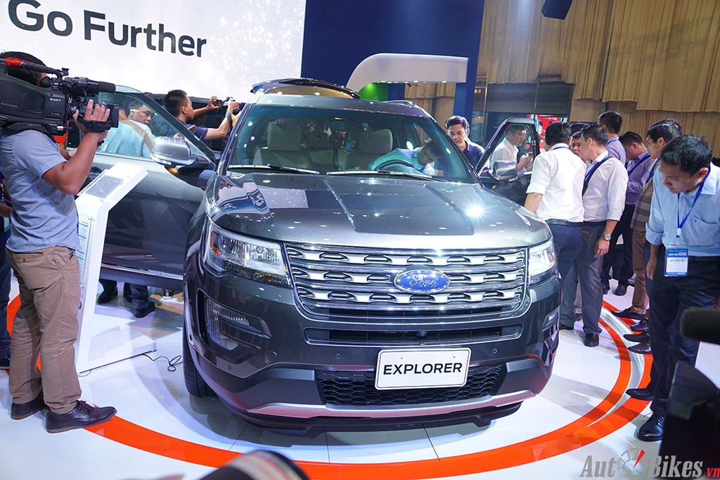 Có 2 tỷ, chọn Toyota Prado hay Ford Explorer ? so sanh ford explorer va toyota prado