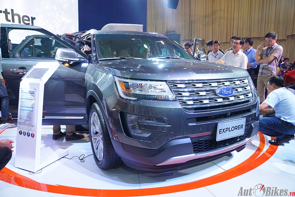 thang 6 gia xe ford tiep tuc giam hon 100 trieu dong