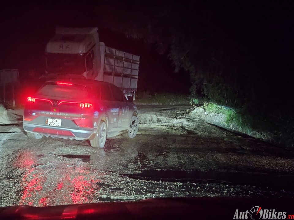 Hành trình 10.000 km đến Tây Tạng chứng minh độ bền lốp Hankook EV Hành trình 10.000 km đến Tây Tạng chứng minh độ bền lốp Hankook EV