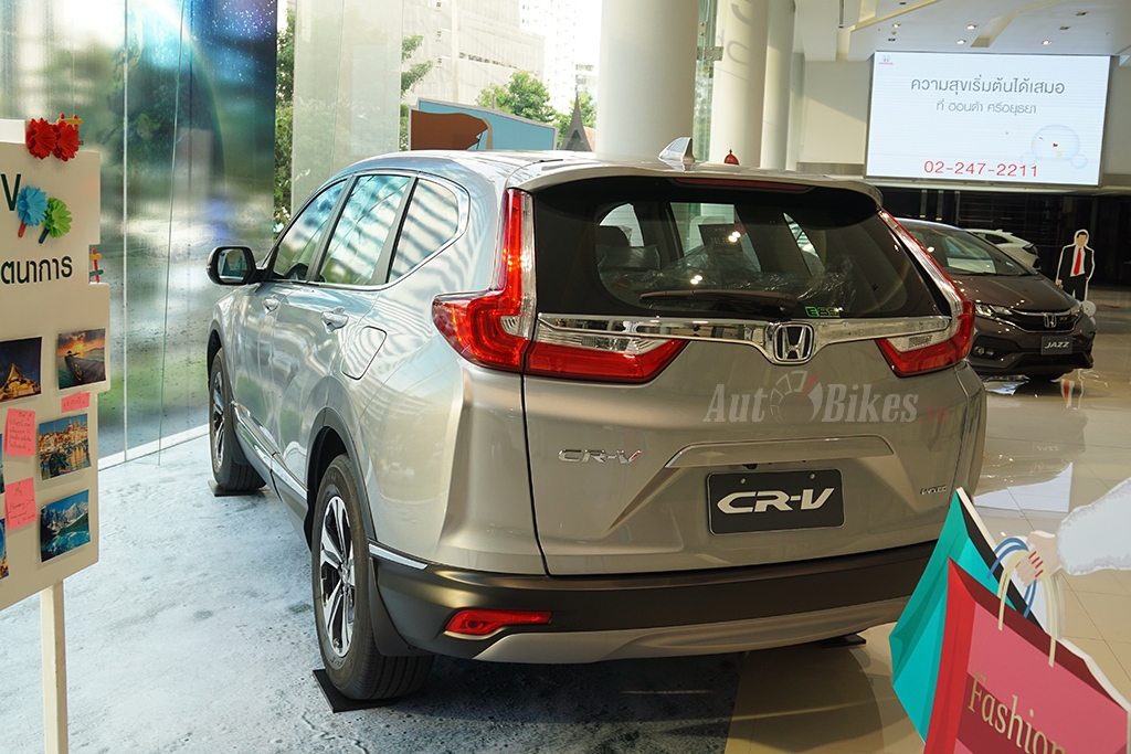 nguoi thai do xo mua mazda2 che toyota vios honda cr v