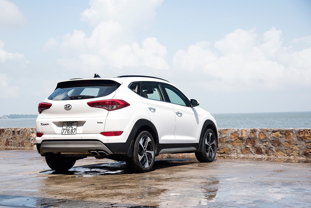 tan giac mo o to gia re