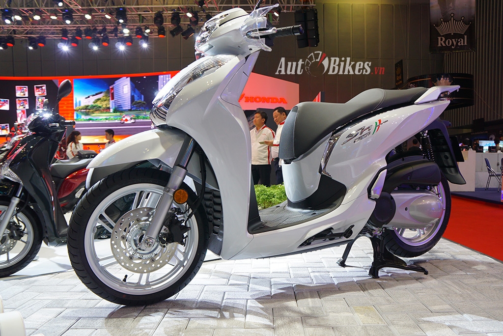 Honda SH 2017 ra đại lý tại Hà Nội phiên bản 150i ABS có giá 105 triệu Đồng