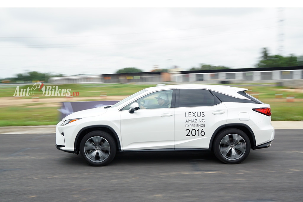 gia xe lexus giam hon 200 trieu dong tai viet nam