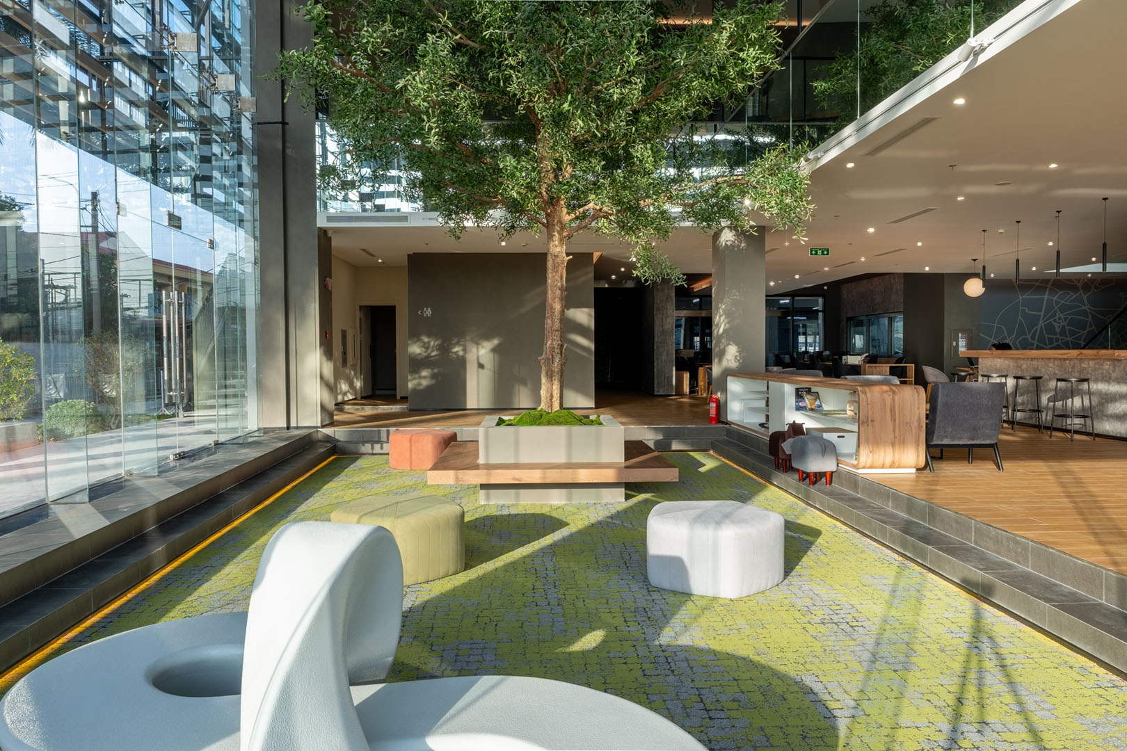 Mazda khai trương showroom Flagship đầu tiên tại Việt Nam đồng thời ra mắt loạt xe mới