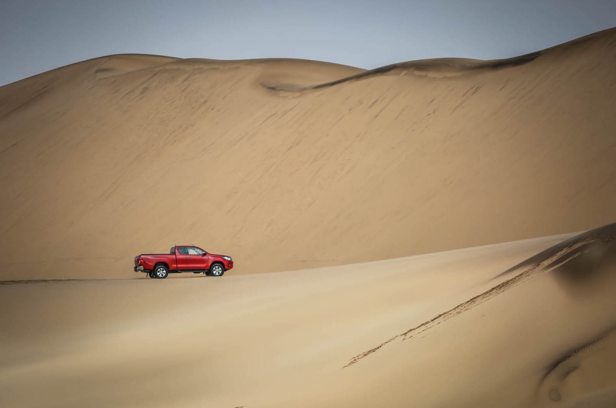 Toyota Hilux- 'Vua' bán tải thử thách sa mạc Namibia (P2) toyota hilux vua ban tai thu thach sa mac namibia p2