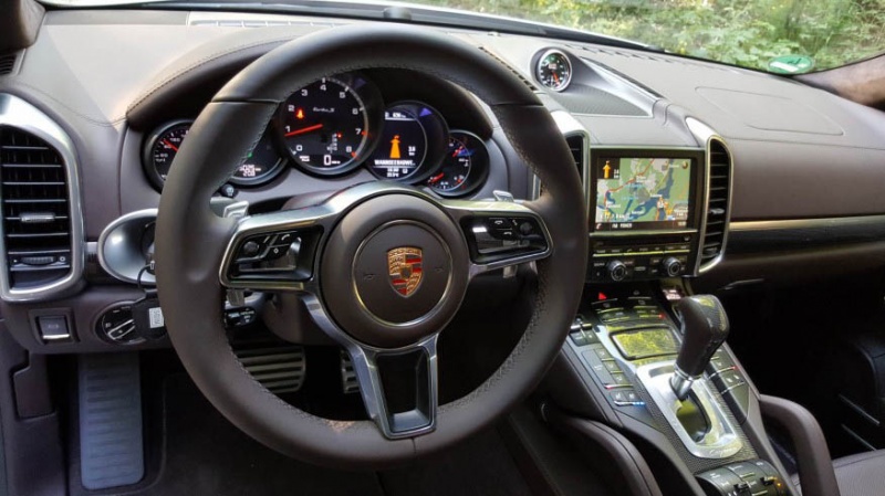 porsche cayenne turbo s 2016 sinh ra de dung dau