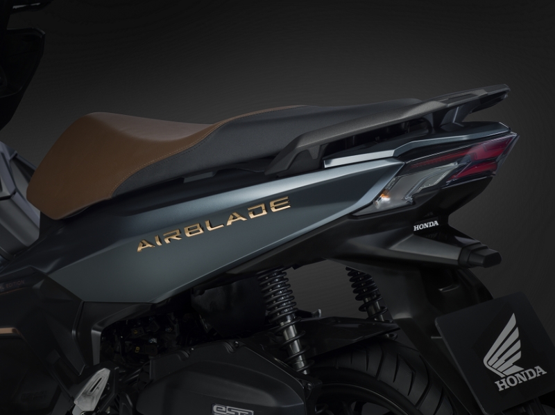 Ốp mặt nạ Air Blade 2020 Version 1  Thương hiệu Universe  Phụ kiện xe Vũ  Trụ  Phụ kiện trang trí xe máy  VŨ TRỤ LA
