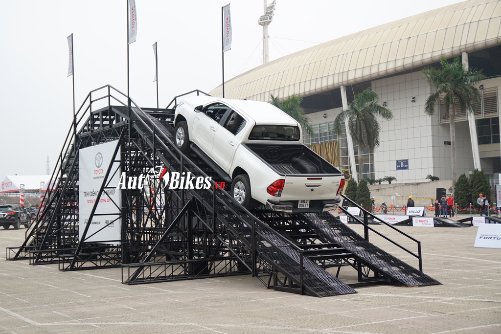 Trải nghiệm bộ 3 xe Toyota ‘hot’ nhất tại Hà Nội trai nghiem bo 3 xe toyota hot nhat tai ha noi