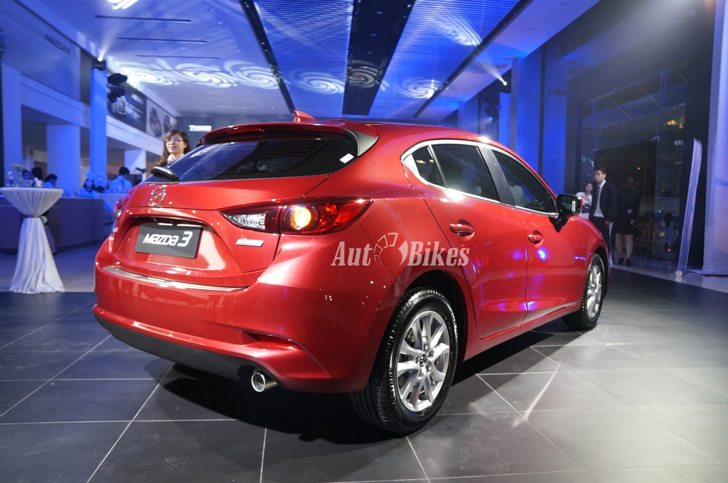 mazda3 15l hatchback 2017 gia 690 trieu co gi