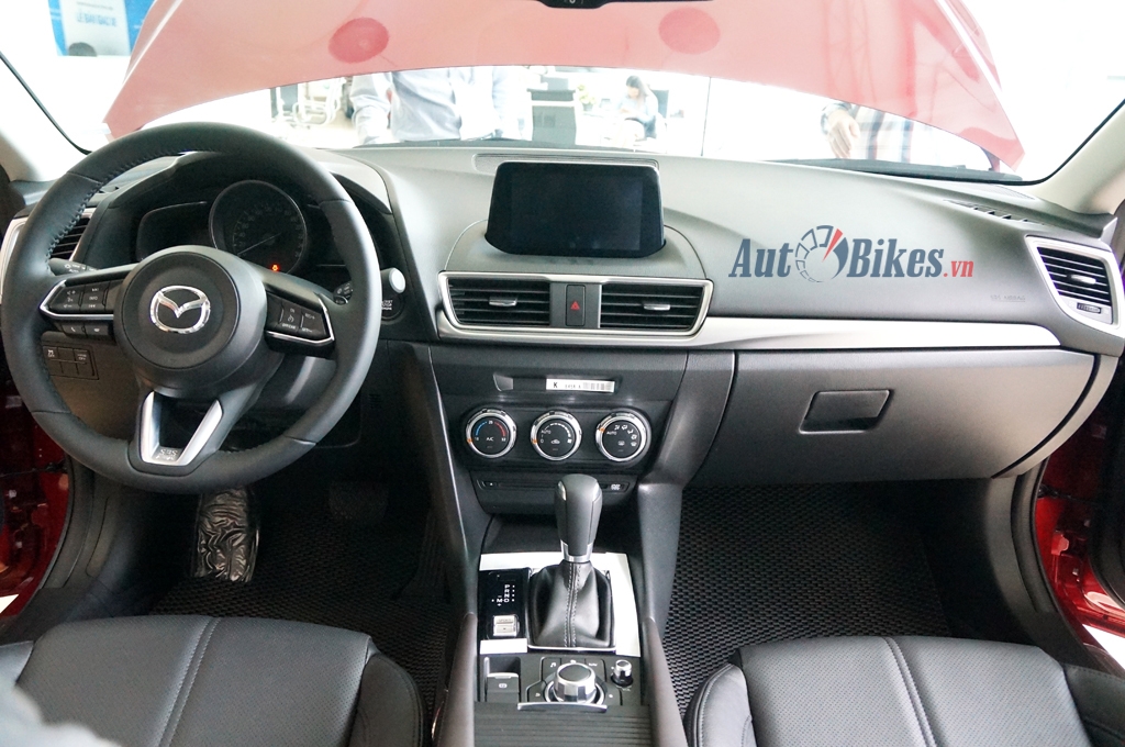 mazda3 15l hatchback 2017 gia 690 trieu co gi