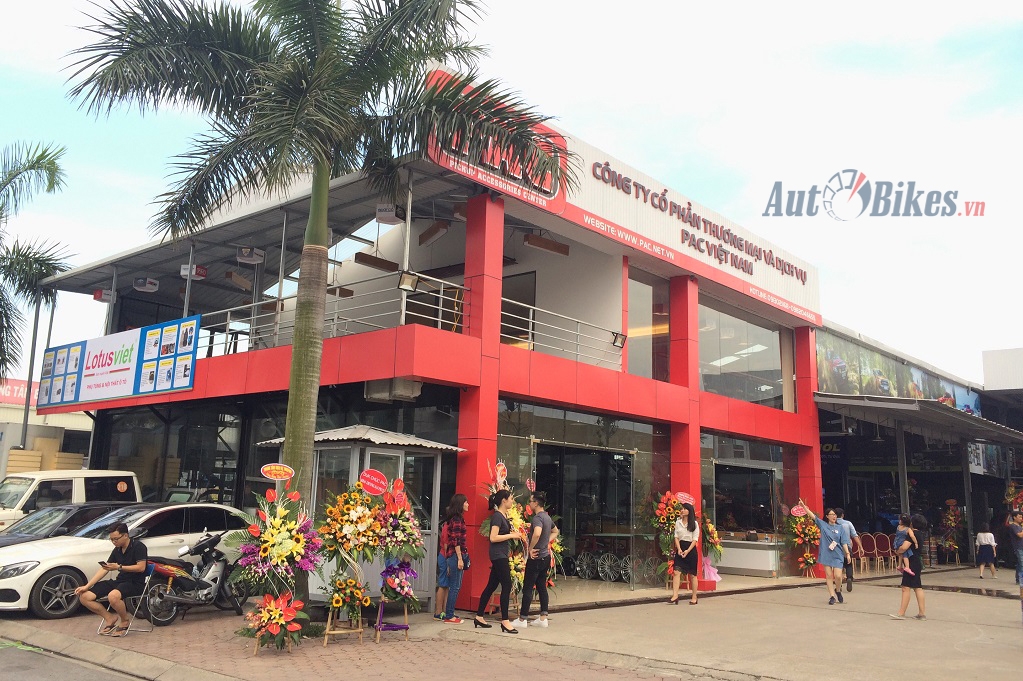 ra mat trung tam do xe ban tai pac tai ha noi