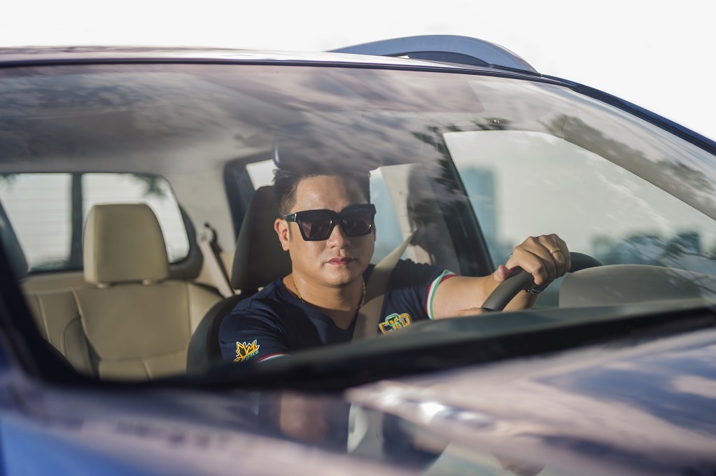 Minh Tiệp dã ngoại cùng Nissan Navara soai ca minh tiep da ngoai cung nissan navara